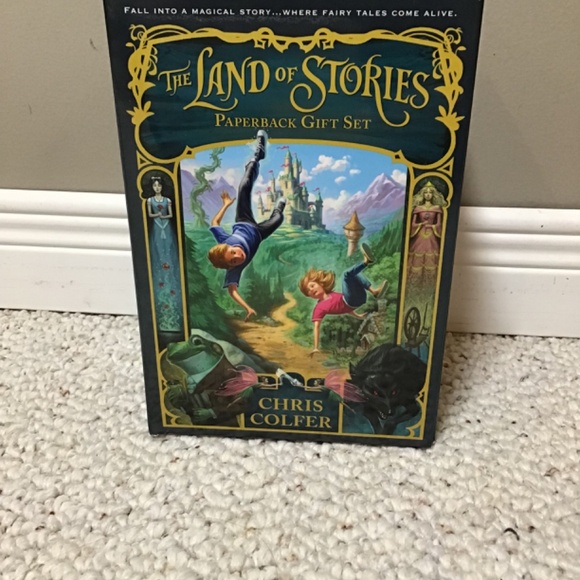 Land of Stories box set - Picture 2 of 8